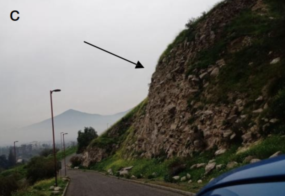 Vista de una ladera con equipo de perforación geofísica